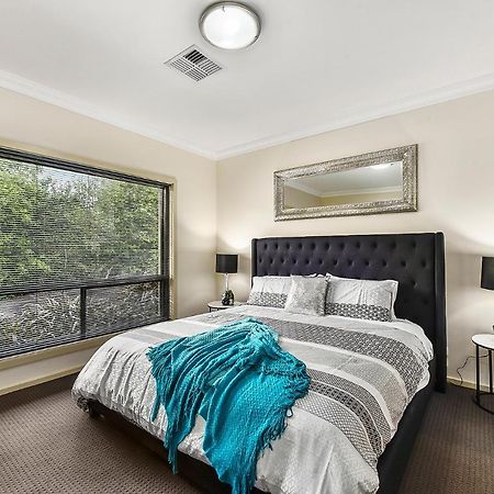 Accommodation On Lansell 1 Being Unit 1 Of 6 Lansell Street Mount Gambier Exterior foto