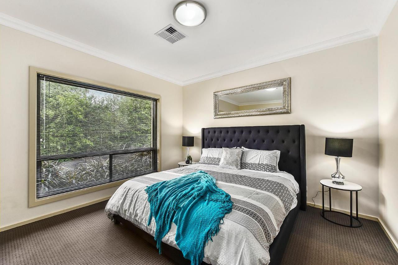Accommodation On Lansell 1 Being Unit 1 Of 6 Lansell Street Mount Gambier Exterior foto